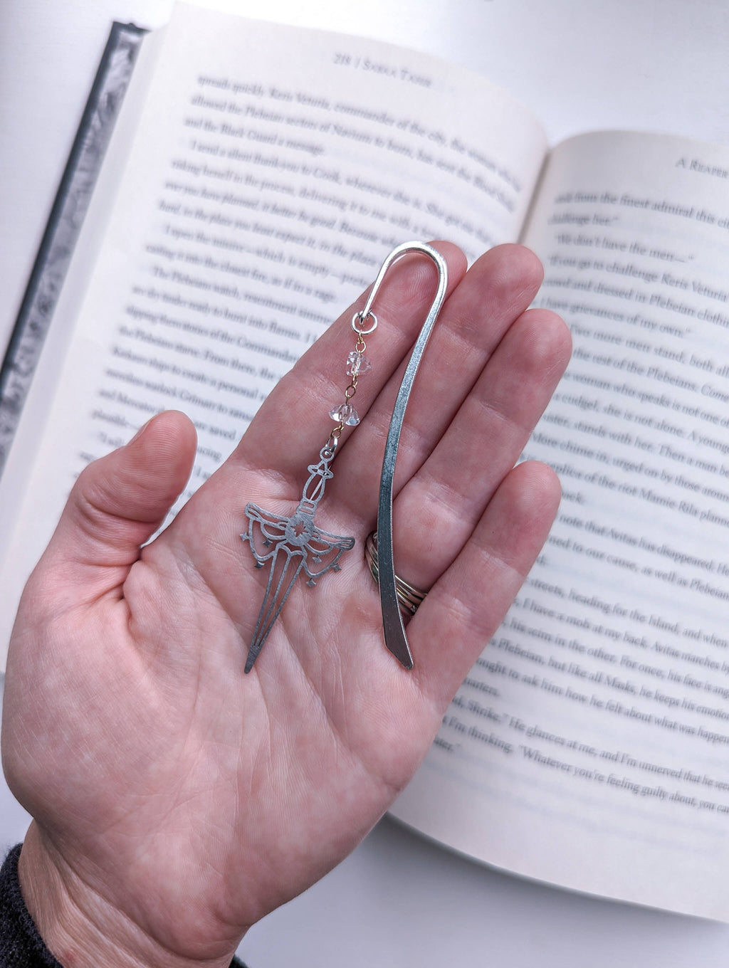 Bookish Trinkets - Fantasy sword charm metal hook bookmark: Gold Sword –  The Painted Porch Bookshop