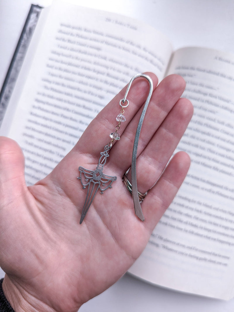 Bookish Trinkets - Fantasy sword charm metal hook bookmark: Gold Sword and Hook