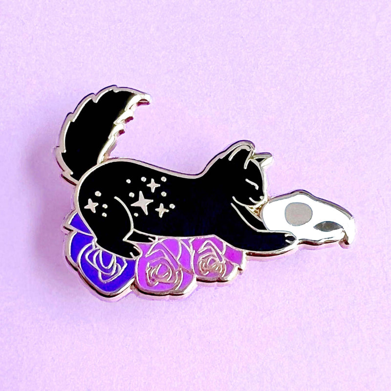 Glitter Punk - Cat playing with skull enamel pin - Halloween Collection