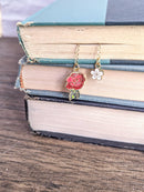 Bookish Trinkets - Red Rose Floral Short Gold Chain Bookmark With Two Flower